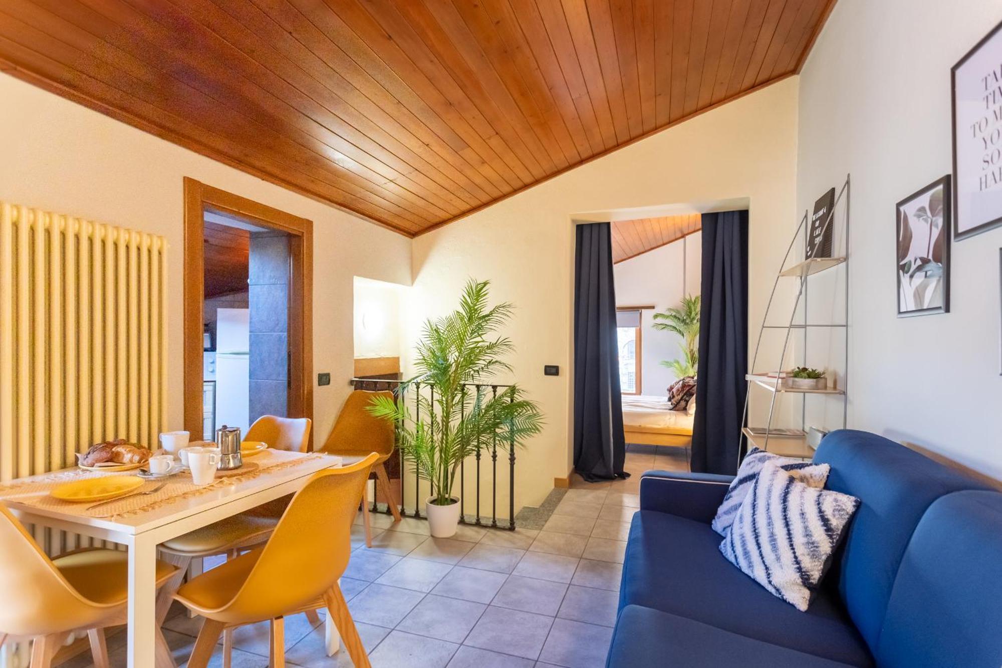 Blue Attic - Historical Como City Center By Rent All Como Eksteriør billede