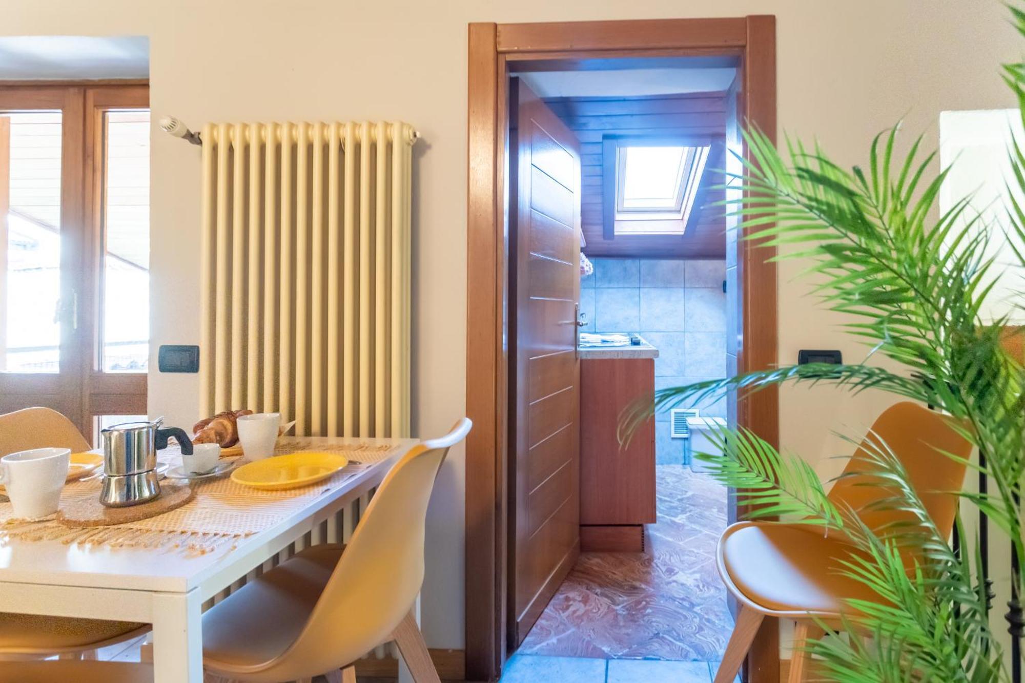 Blue Attic - Historical Como City Center By Rent All Como Eksteriør billede